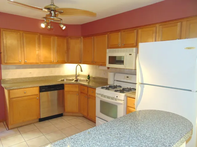 $179,900 | 3804 North Harlem Avenue, Unit 4, Chicago, IL 60634