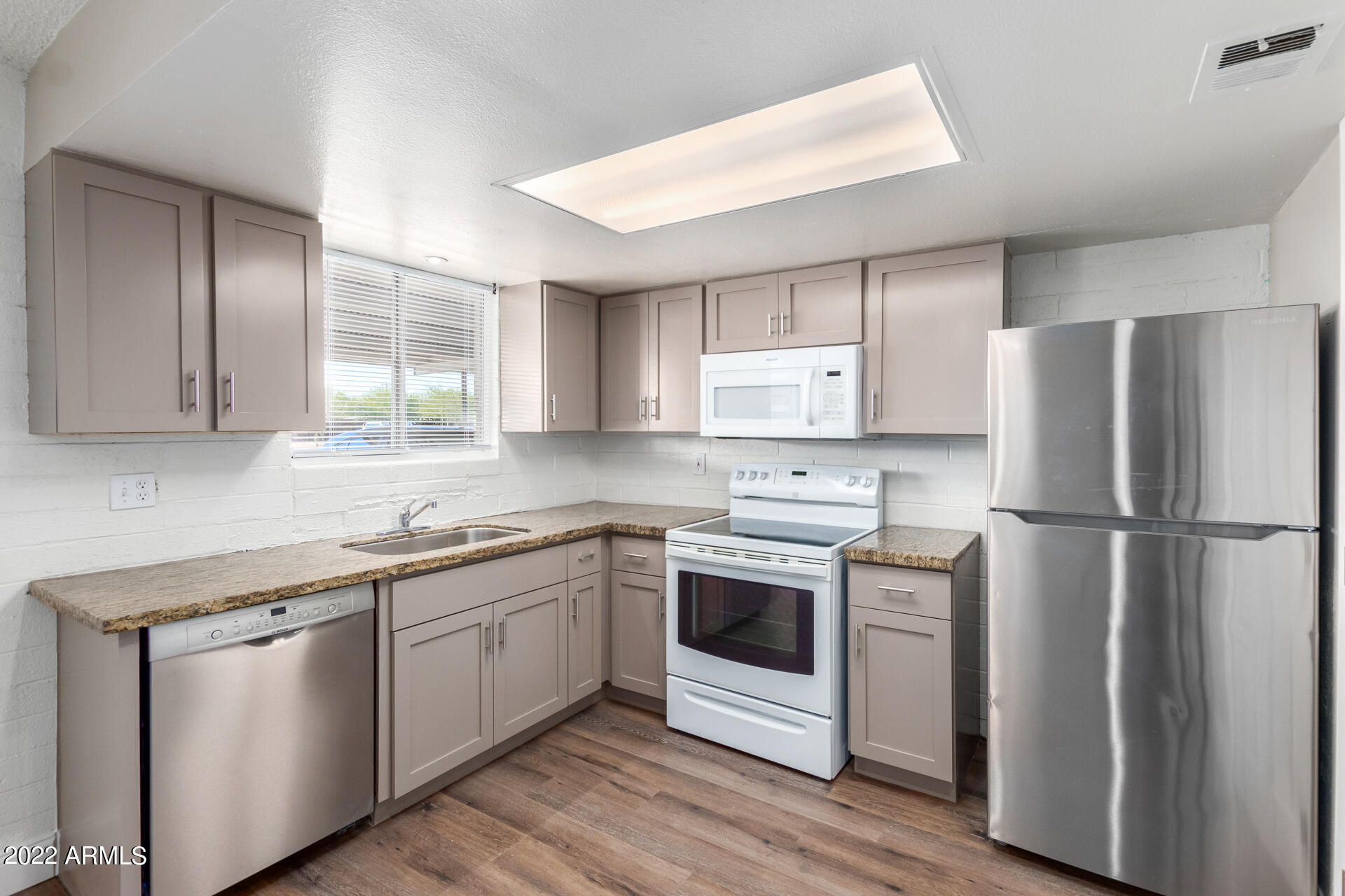6565 North 19th Avenue, Unit 42 Phoenix, AZ 85015 - Photo 4 of 34 13 - 19th