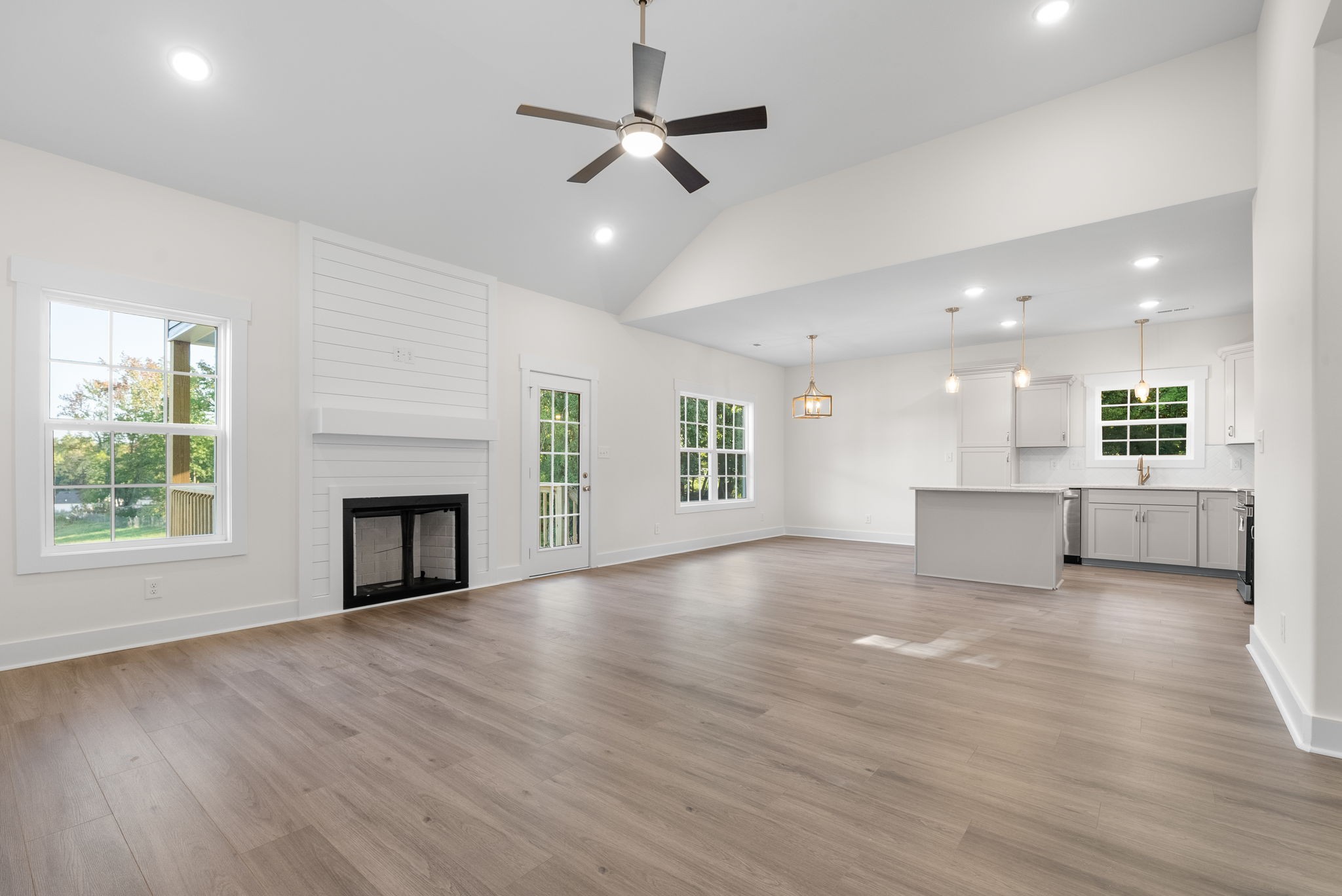 477 Hawkins Road Clarksville, TN 37040 - Photo 9 of 31 Gallery Image 9