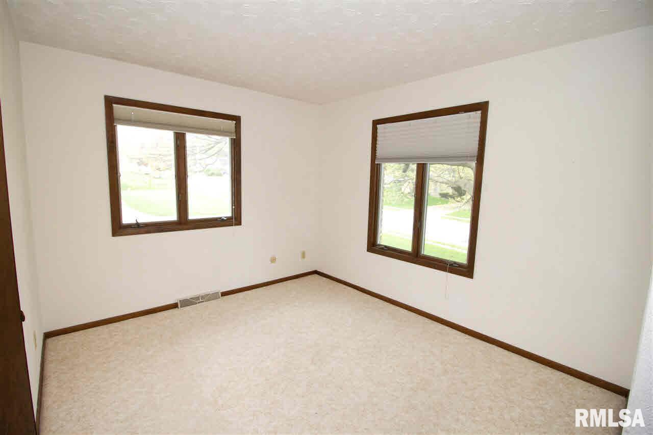2727 Jersey Ridge Road Davenport, IA 52803 - Photo 15 of 24 Gallery Image 15
