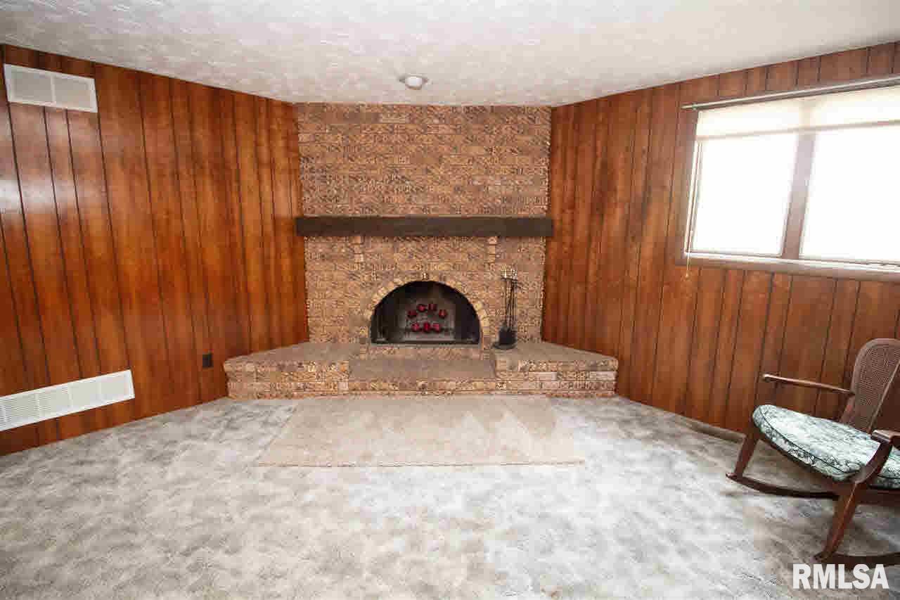 2727 Jersey Ridge Road Davenport, IA 52803 - Photo 17 of 24 Gallery Image 17