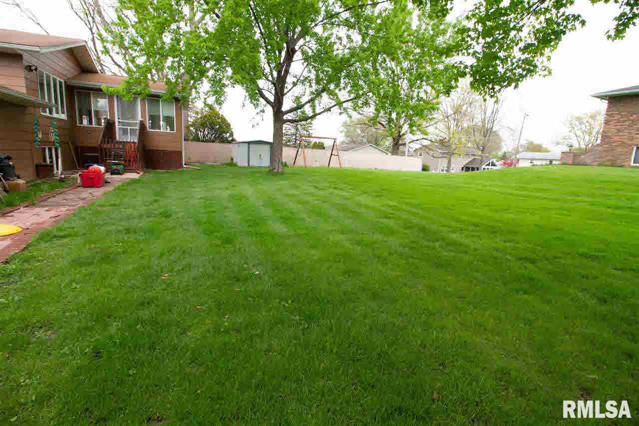 2727 Jersey Ridge Road Davenport, IA 52803 - Photo 10 of 24 Gallery Image 10