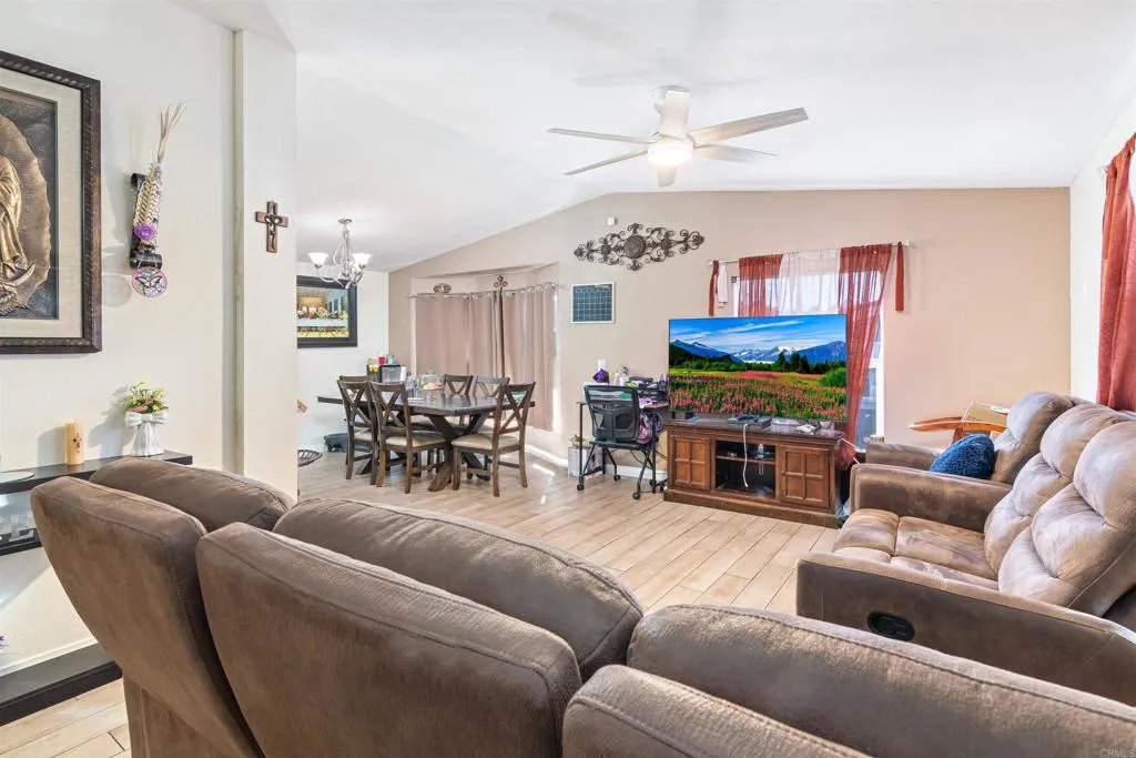 1638 Calavo Road, Unit 34 Fallbrook, CA 92028 - Photo 3 of 17 Gallery Image 3