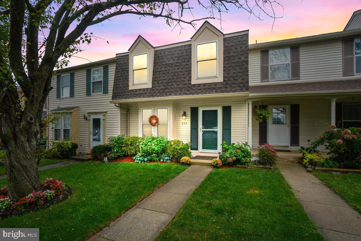 505 Philmont Drive Gaithersburg, MD 20878 - Photo 2 of 43 Lovely at twilight.