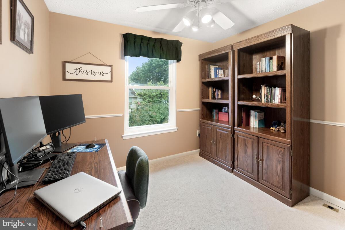 505 Philmont Drive Gaithersburg, MD 20878 - Photo 22 of 43 Third bedroom