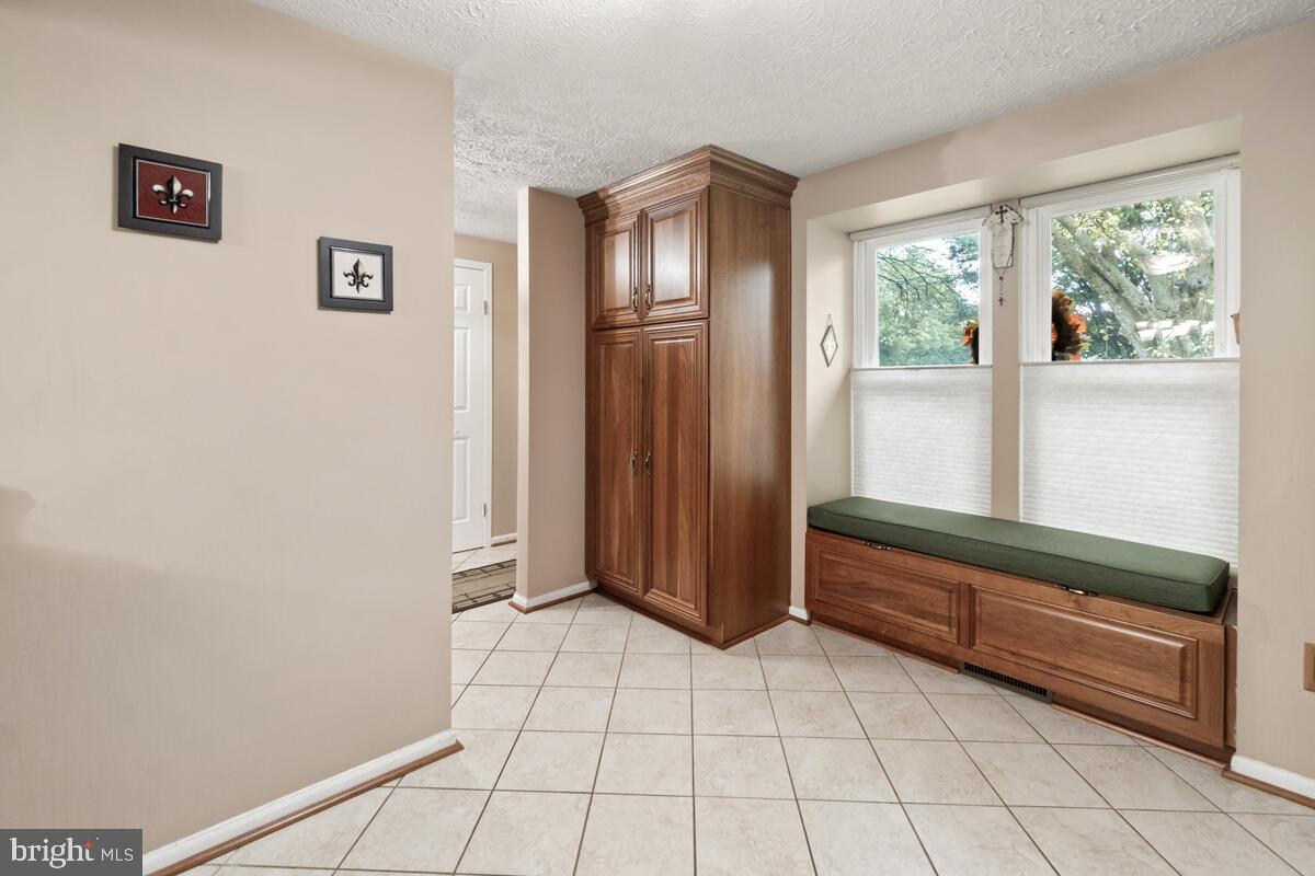 505 Philmont Drive Gaithersburg, MD 20878 - Photo 5 of 43 Beautiful tile floor.