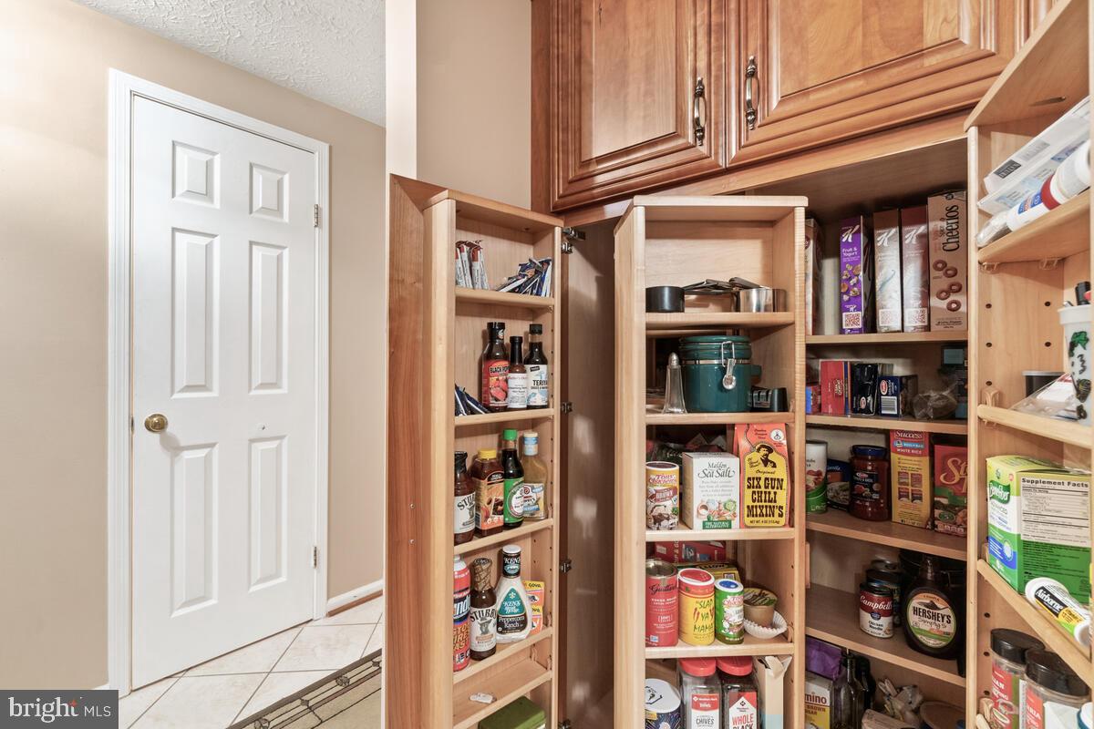 505 Philmont Drive Gaithersburg, MD 20878 - Photo 7 of 43 Check out the pantry.