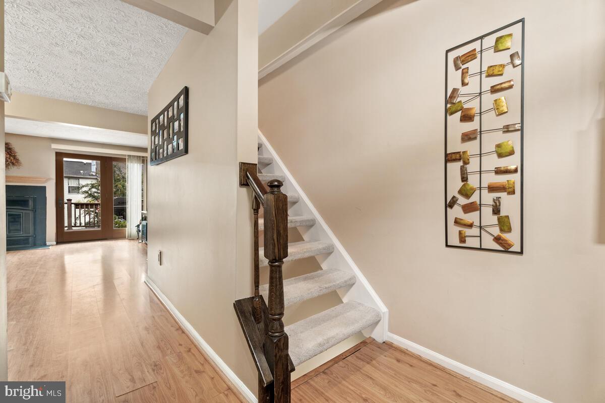 505 Philmont Drive Gaithersburg, MD 20878 - Photo 10 of 43 Welcoming staircase.