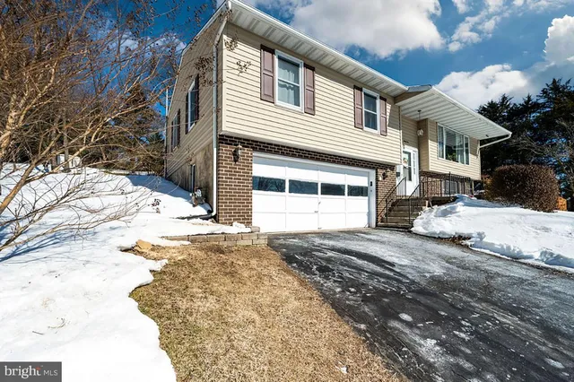 $375,000 | 65 Wyomissing Hills Boulevard, Reading, PA 19609