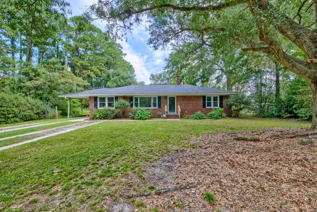 $305,000 | 306 Peachtree Road, Walterboro, SC 29488