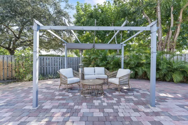 $630,000 | 1289 Anhinga Drive, Wellington, FL 33414