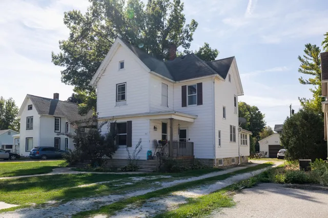 $176,000 | 103 East Washington Street, Kentland, IN 47951