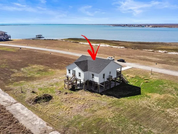 a front view of house with yard