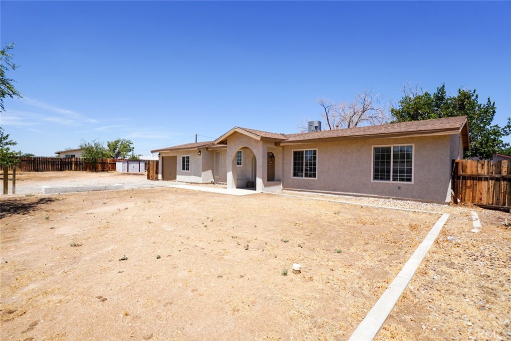 21018 Little Beaver Road Apple Valley, CA 92308 - Photo 7 of 28