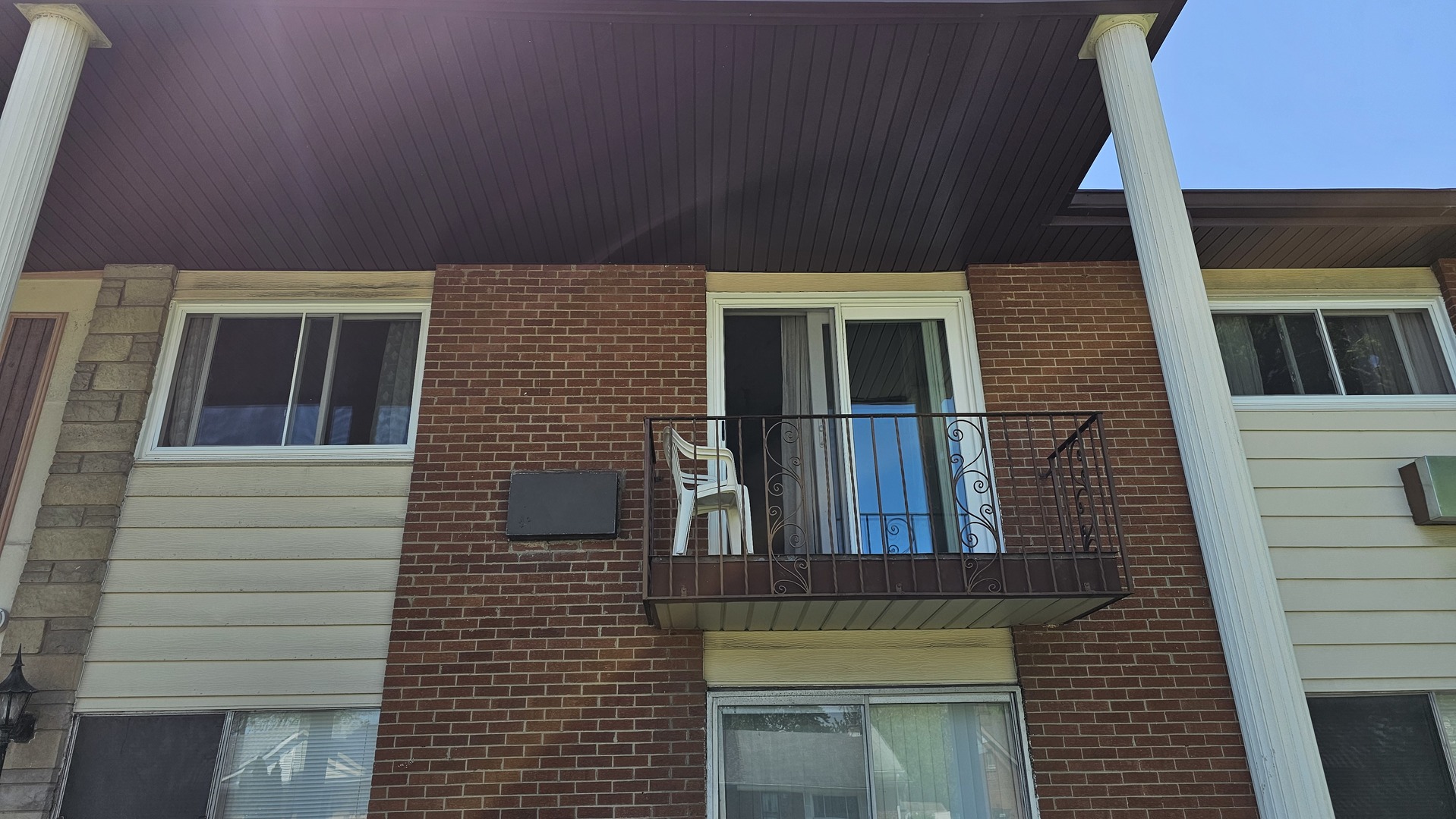 9446 Dee Road, Unit 2E Des Plaines, IL 60016 - Photo 2 of 37 a view of front door of house