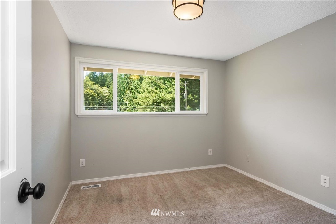 17638 Hallman Road Northwest Poulsbo, WA 98370 - Photo 13 of 24 Gallery Image 13