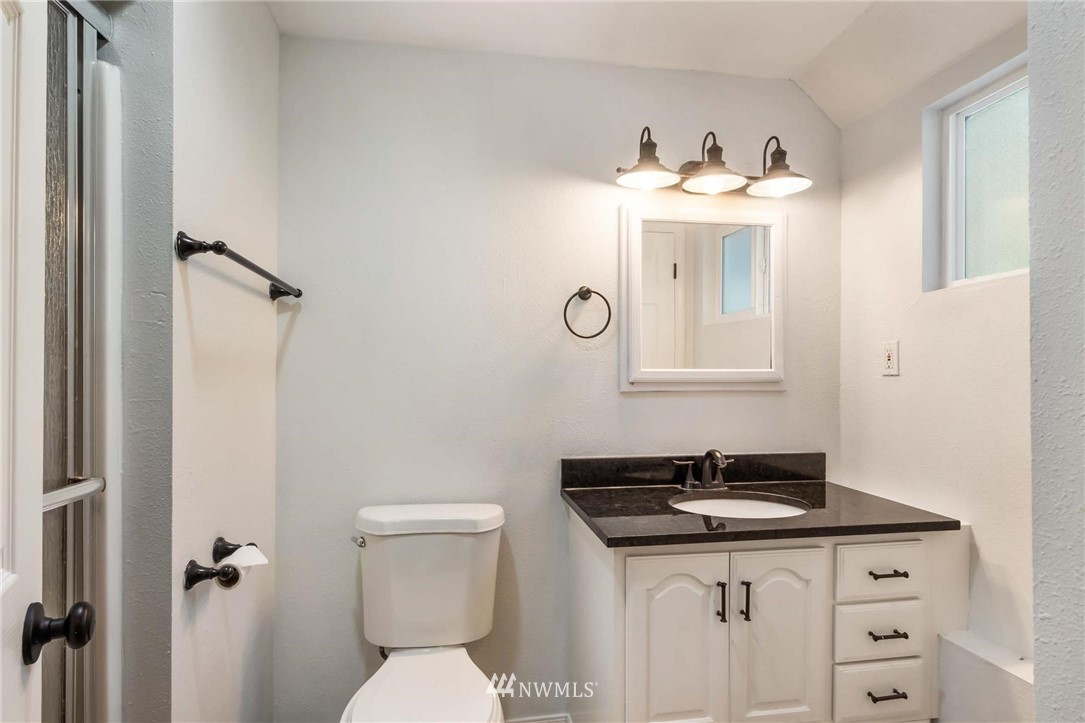 17638 Hallman Road Northwest Poulsbo, WA 98370 - Photo 18 of 24 Gallery Image 18
