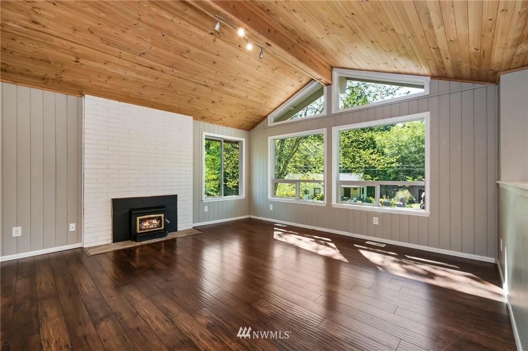 17638 Hallman Road Northwest Poulsbo, WA 98370 - Photo 4 of 24 Gallery Image 4