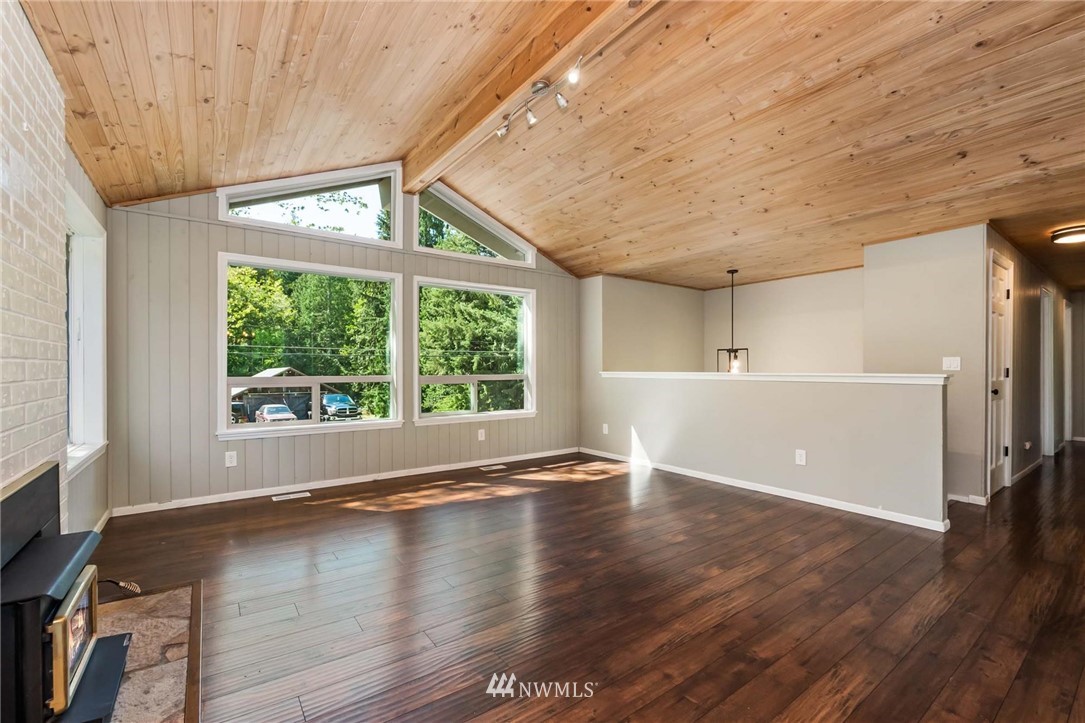 17638 Hallman Road Northwest Poulsbo, WA 98370 - Photo 5 of 24 Gallery Image 5