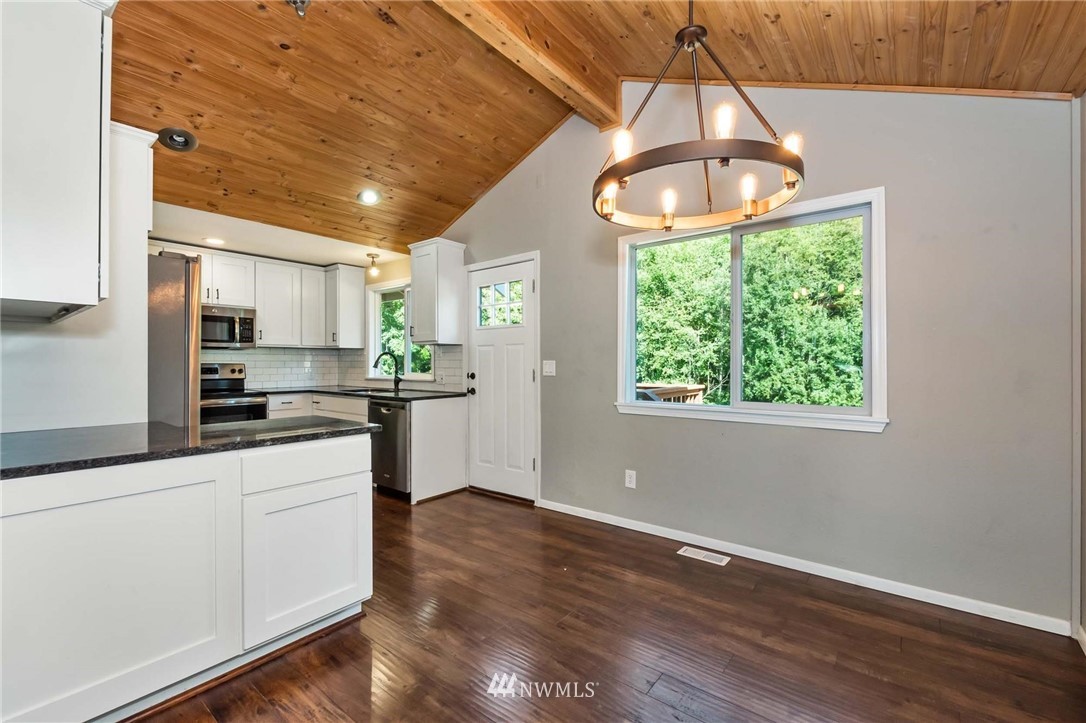 17638 Hallman Road Northwest Poulsbo, WA 98370 - Photo 9 of 24 Gallery Image 9