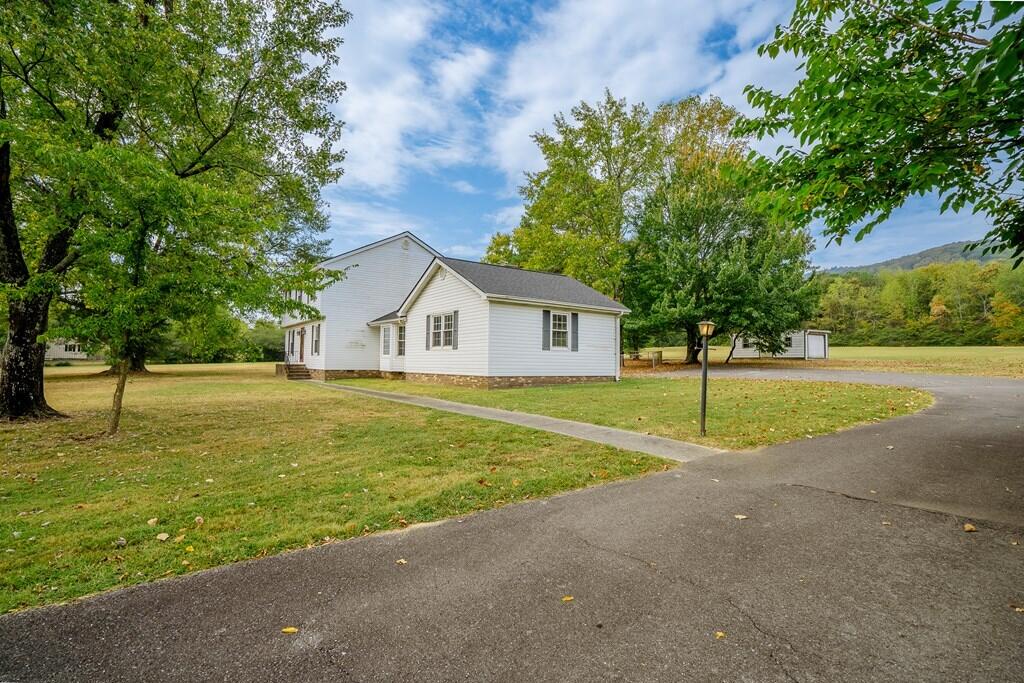 2512 Dug Gap Road Dalton, GA 30720 - Photo 7 of 50 129948_11