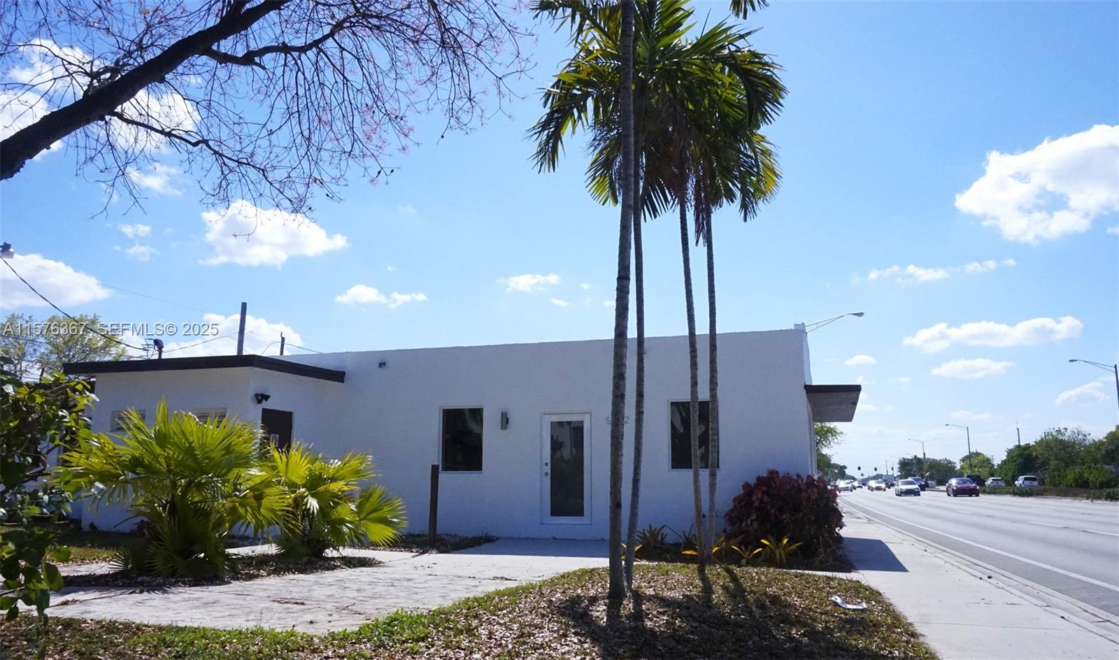 5232 Pembroke Road Hollywood, FL 33021 - Photo 2 of 23 Photo 2