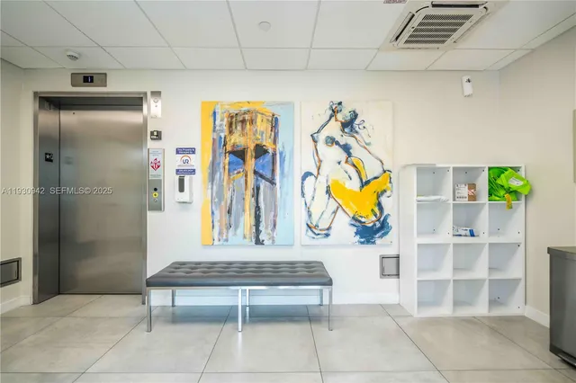 $3,250 | 8425 Crespi Boulevard, Unit TH4, Miami Beach, FL 33141