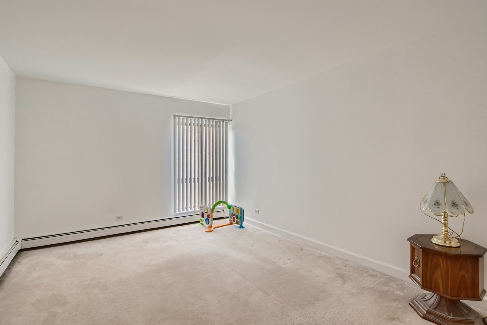 1931 Prairie Square, Unit 331 Schaumburg, IL 60173 - Photo 11 of 19 a view of room with air conditioner and window