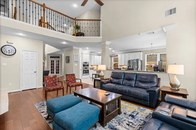 $3,900 | 27 East Artist Grove Circle, The Woodlands, TX 77382