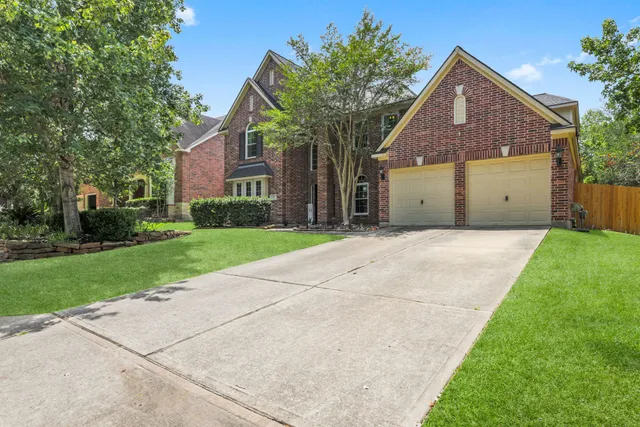 $3,900 | 27 East Artist Grove Circle, The Woodlands, TX 77382