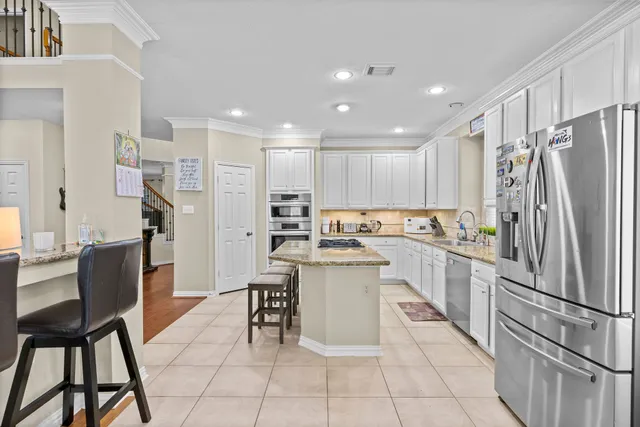 $3,900 | 27 East Artist Grove Circle, The Woodlands, TX 77382