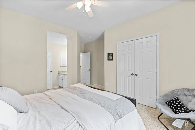 $3,900 | 27 East Artist Grove Circle, The Woodlands, TX 77382