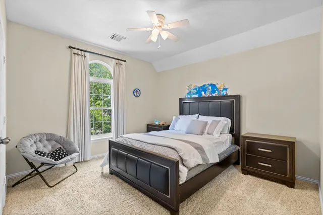 $3,900 | 27 East Artist Grove Circle, The Woodlands, TX 77382