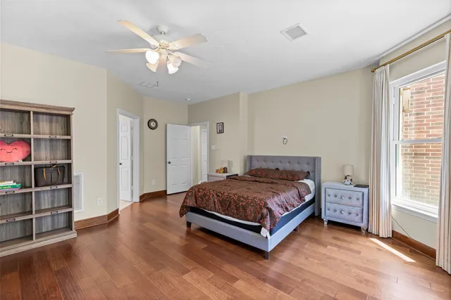 $3,900 | 27 East Artist Grove Circle, The Woodlands, TX 77382