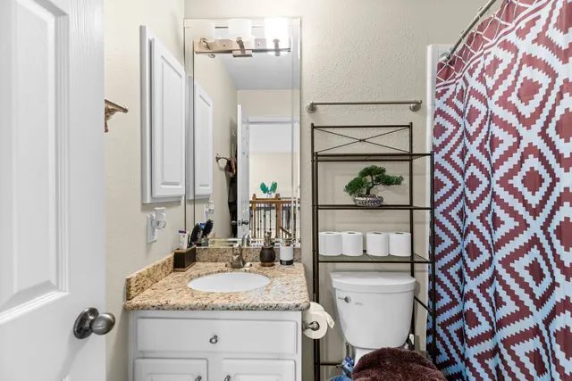 $3,900 | 27 East Artist Grove Circle, The Woodlands, TX 77382