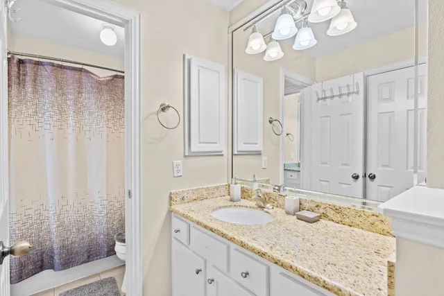 $3,900 | 27 East Artist Grove Circle, The Woodlands, TX 77382