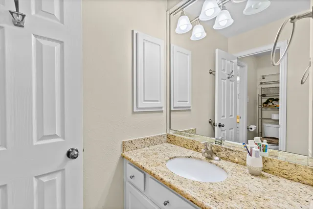 $3,900 | 27 East Artist Grove Circle, The Woodlands, TX 77382