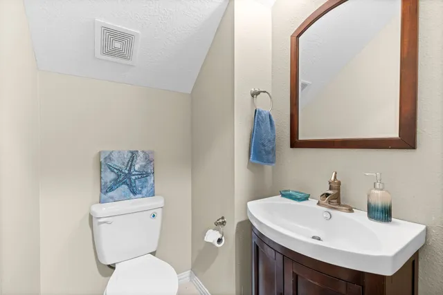 $3,900 | 27 East Artist Grove Circle, The Woodlands, TX 77382