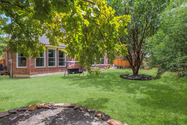 $3,900 | 27 East Artist Grove Circle, The Woodlands, TX 77382