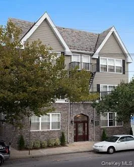 $2,850 | 1240 West Broadway, Unit K, Hewlett, NY 11557