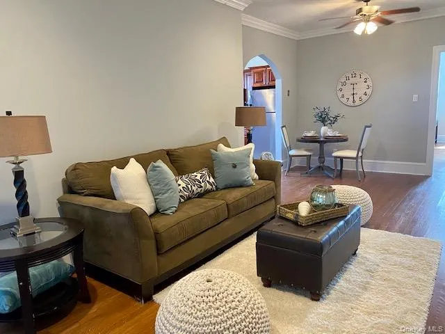 $2,850 | 1240 West Broadway, Unit K, Hewlett, NY 11557