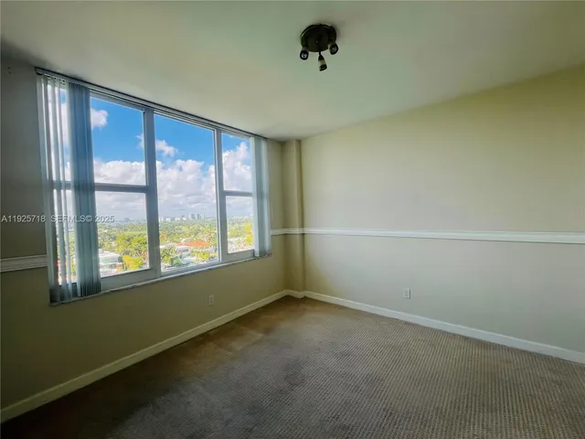 $3,600 | 5600 Collins Avenue, Unit 12N, Miami Beach, FL 33140