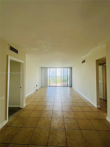 $3,600 | 5600 Collins Avenue, Unit 12N, Miami Beach, FL 33140