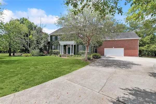 $899,000 | 115 Cambridge Drive, Belle Chasse, LA 70037