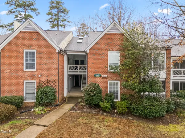 $194,999 | 1001 Kingswood Drive, Unit J, Chapel Hill, NC 27517
