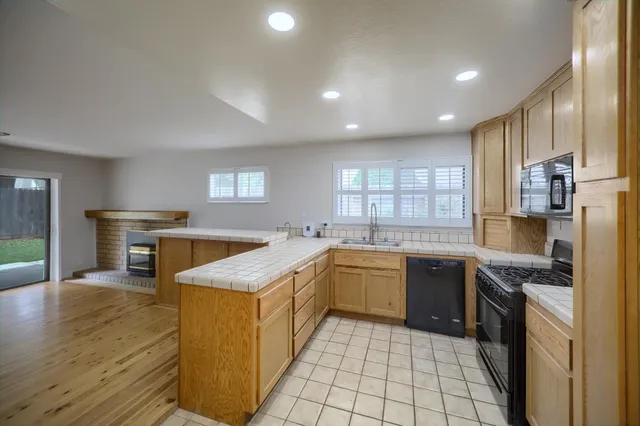 $2,800 | 423 El Dorado Drive, Woodland, CA 95695