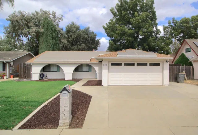 $2,800 | 423 El Dorado Drive, Woodland, CA 95695