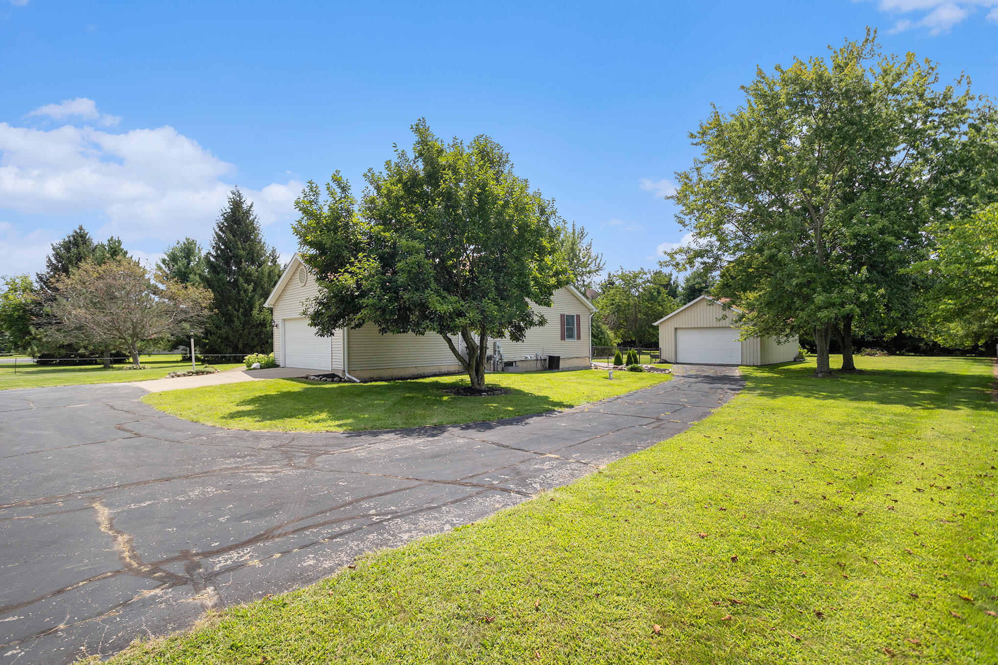 18790 Homer Road Marshall, MI 49068 - Photo 4 of 33 004_18790_homer_rd_marshall_mi_49068-63