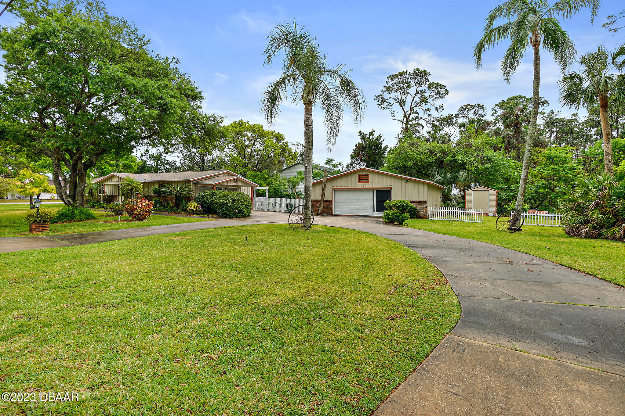 201 Farmbrook Road Port Orange, FL 32127 - Photo 4 of 59 201FarmbrookRd-66