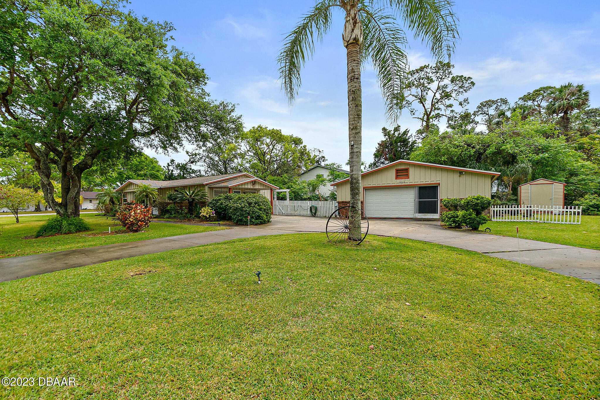 201 Farmbrook Road Port Orange, FL 32127 - Photo 5 of 59 201FarmbrookRd-67